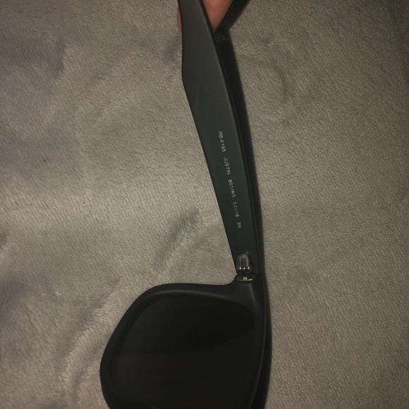 Authentic RayBan sunglasses - Picture 3 of 5